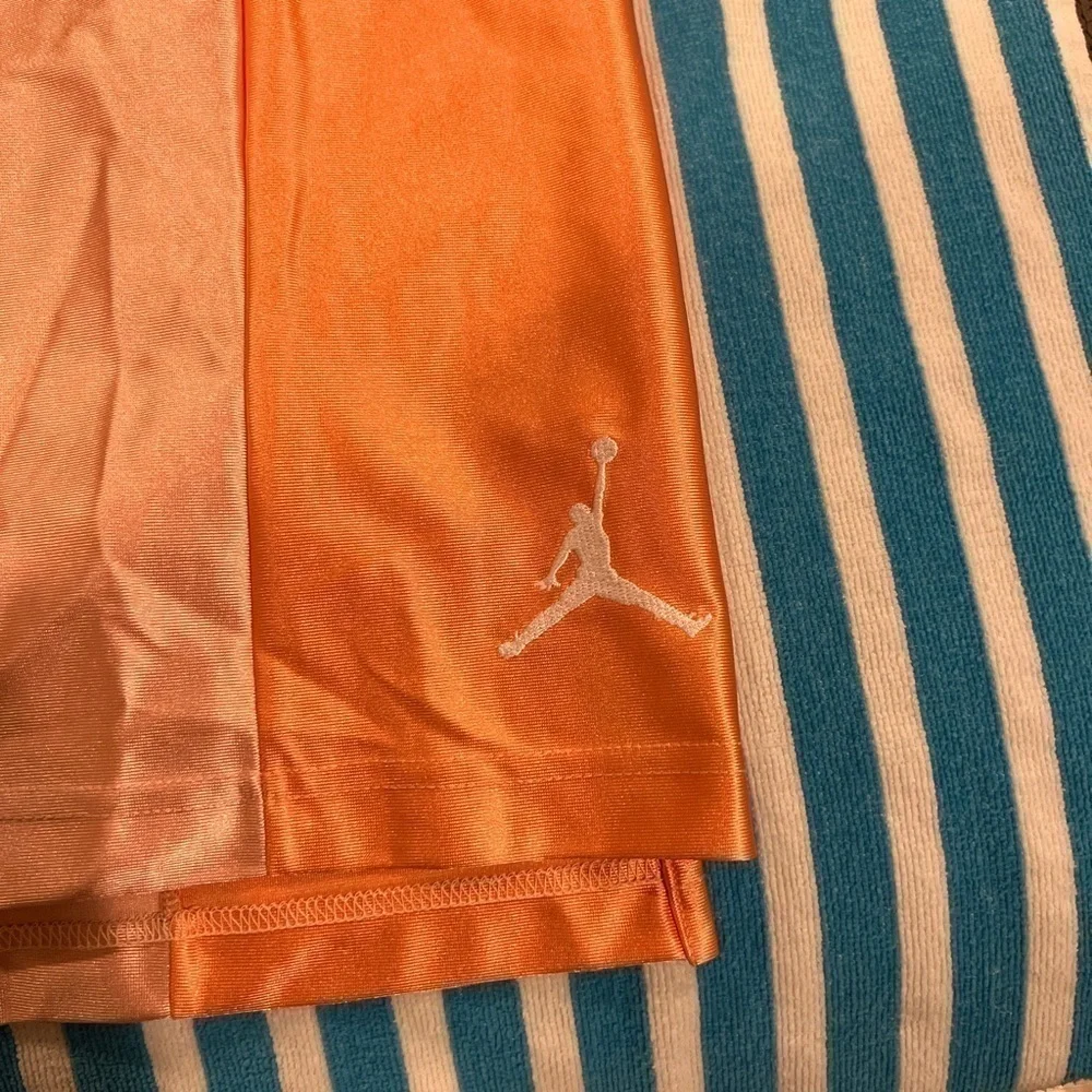 NWT Jordan Men’s Jump Man Jersey Size Medium (defect)